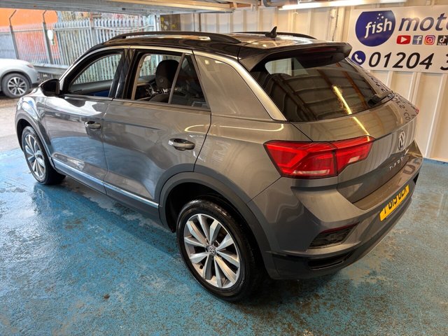 2019 Volkswagen T-Roc 1.5L Design 5dr - Photo 11