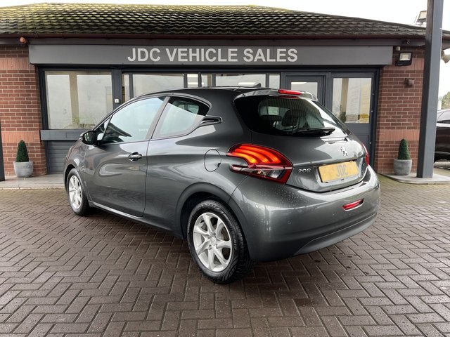 2016 PEUGEOT 208 2016 1.2 PureTech Active Hatchback 3dr Petrol Manual Euro 6 (82 ps) - Photo 2