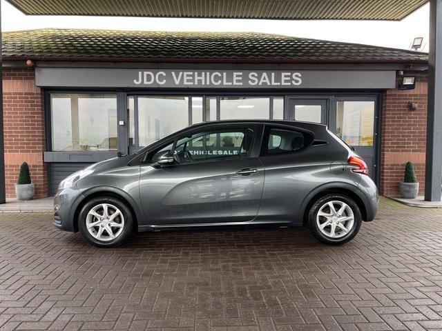 2016 PEUGEOT 208 2016 1.2 PureTech Active Hatchback 3dr Petrol Manual Euro 6 (82 ps) - Photo 5