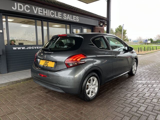 2016 PEUGEOT 208 2016 1.2 PureTech Active Hatchback 3dr Petrol Manual Euro 6 (82 ps) - Photo 11