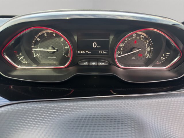 2019 Peugeot 2008 1.2L Gt Line 5dr - Photo 12
