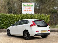 USED 2017 17 VOLVO V40 2.0 D2 Momentum Hatchback 5dr Diesel Manual Euro 6 (s/s)  DAB, Climate, Bluetooth