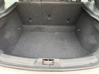 USED 2017 17 VOLVO V40 2.0 D2 Momentum Hatchback 5dr Diesel Manual Euro 6 (s/s)  DAB, Climate, Bluetooth