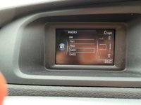 USED 2017 17 VOLVO V40 2.0 D2 Momentum Hatchback 5dr Diesel Manual Euro 6 (s/s)  DAB, Climate, Bluetooth