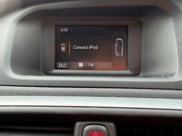 USED 2017 17 VOLVO V40 2.0 D2 Momentum Hatchback 5dr Diesel Manual Euro 6 (s/s)  DAB, Climate, Bluetooth