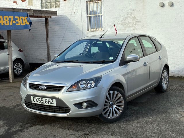 2009 Ford Focus 1L Titanium 5dr - Photo 3