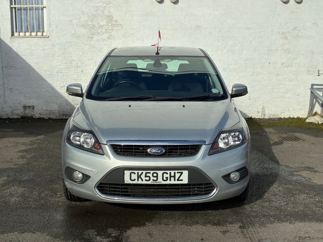 2009 Ford Focus 1L Titanium 5dr - Photo 5
