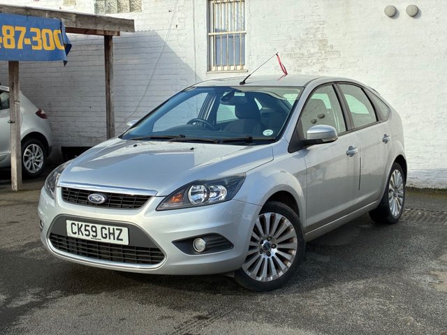 2009 Ford Focus 1L Titanium 5dr - Photo 8