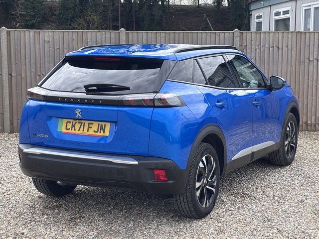 2021 PEUGEOT E-2008 - Photo 5