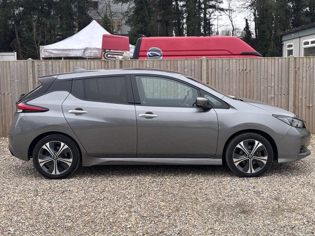 2022 NISSAN LEAF - Photo 6