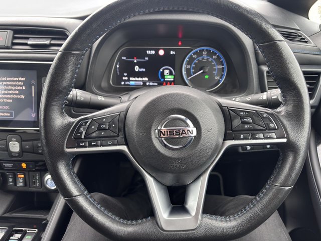 2022 NISSAN LEAF - Photo 12