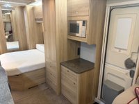 USED ELDDIS SUPREME 554 Transverse island bed, mover