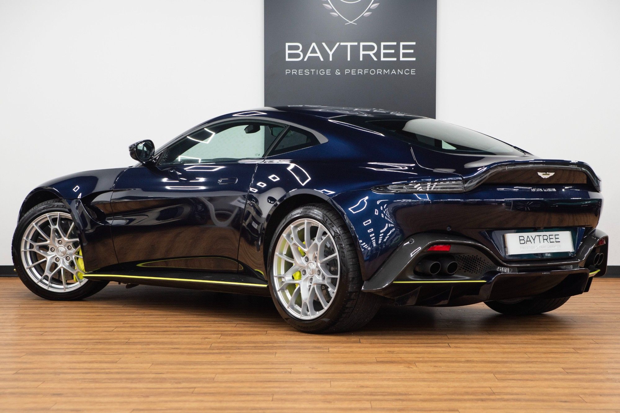 USED 2020 09 ASTON MARTIN VANTAGE 4.0 V8 AMR Hero Manual  