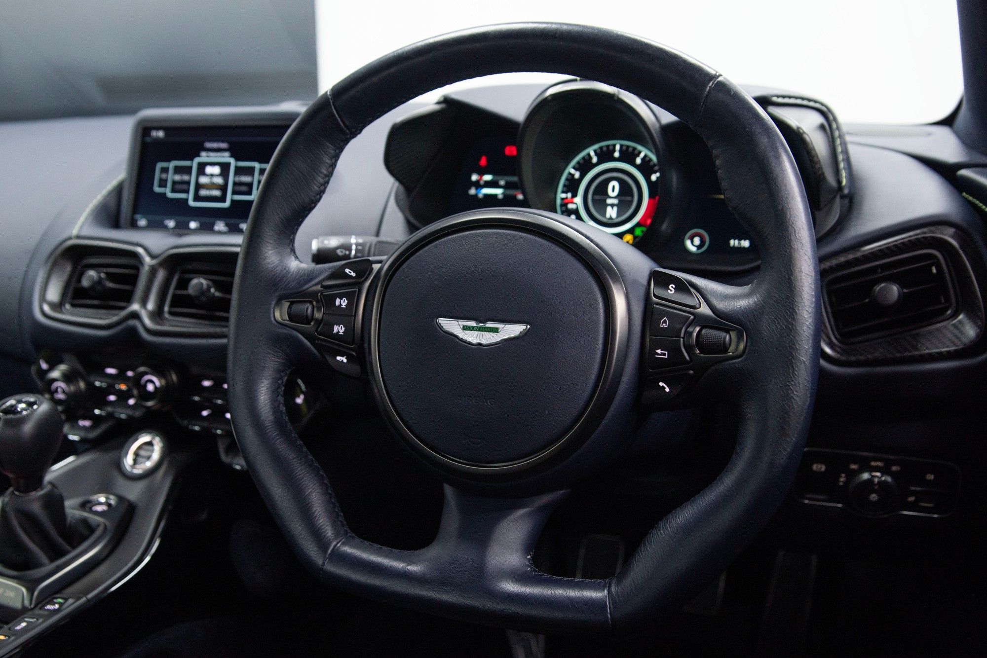 USED 2020 09 ASTON MARTIN VANTAGE 4.0 V8 AMR Hero Manual  