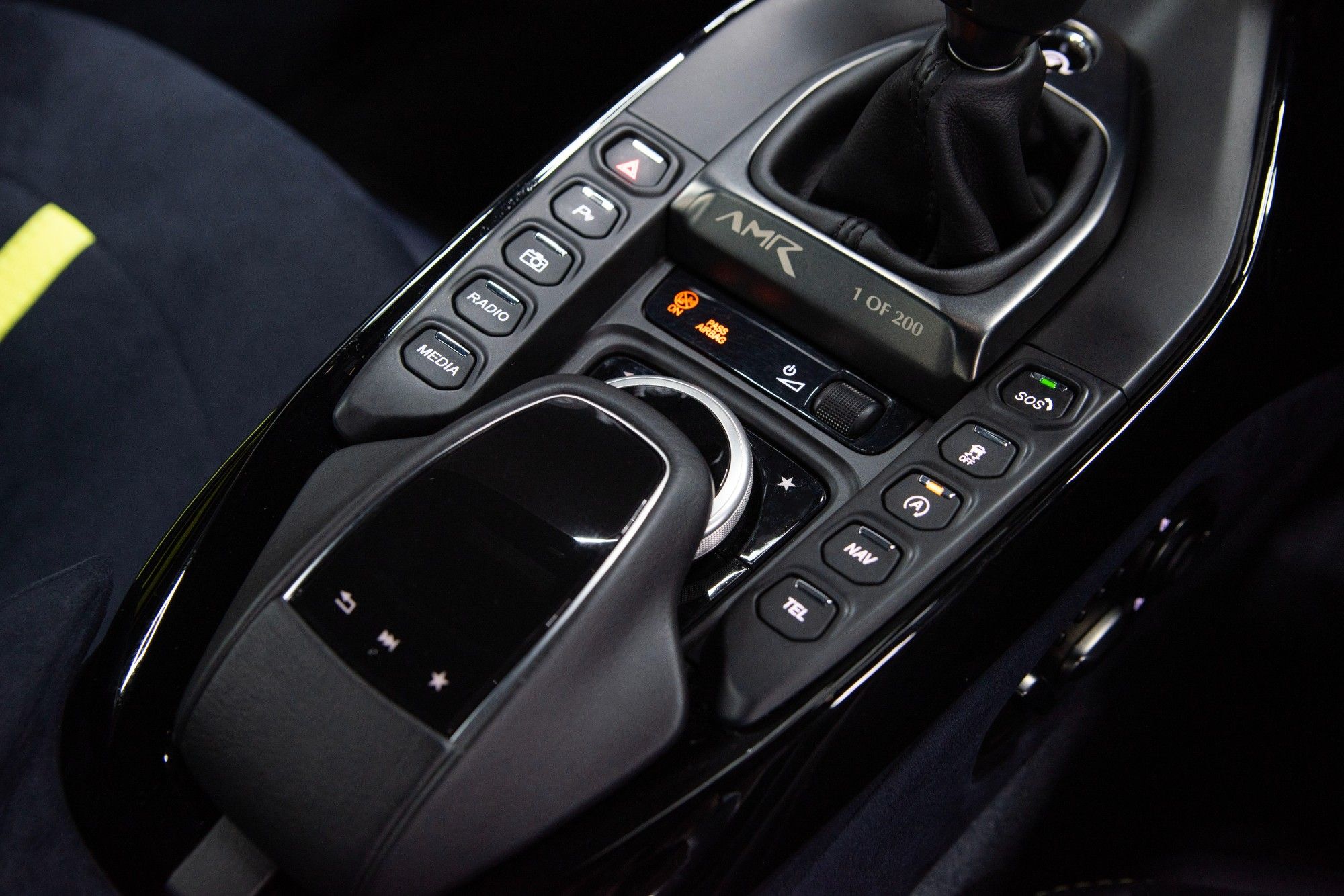 USED 2020 09 ASTON MARTIN VANTAGE 4.0 V8 AMR Hero Manual  