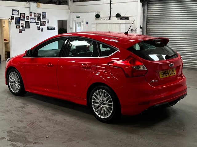 2014 Ford Focus 1.6L Zetec S 5dr - Photo 2