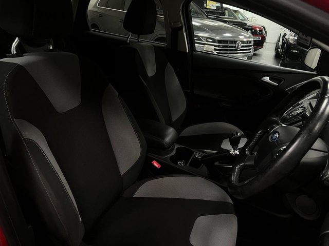 2014 Ford Focus 1.6L Zetec S 5dr - Photo 7