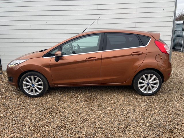 2016 FORD FIESTA 1.0T EcoBoost Titanium Hatchback 5dr Petrol Manual Euro 6 (s/s) (100 ps) - Photo 3