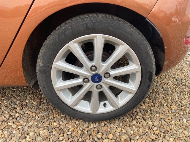 2016 FORD FIESTA 1.0T EcoBoost Titanium Hatchback 5dr Petrol Manual Euro 6 (s/s) (100 ps) - Photo 12