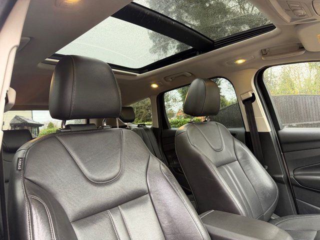 2016 FORD KUGA - Photo 12