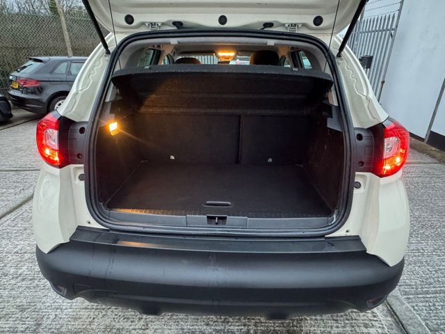 2015 Renault Captur 0.9L Dynamique Medianav 5dr - Photo 6