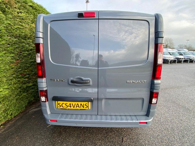 2026 RENAULT TRAFIC - Photo 8