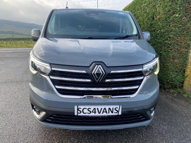 2026 RENAULT TRAFIC - Photo 3
