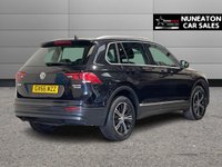 USED 2017 66 VOLKSWAGEN TIGUAN 2.0 TDI BlueMotion Tech SE Navigation SUV 5dr Diesel Manual 4Motion Euro 6 (s/s) (150 ps) APPLE CAR PLAY AND ANDROID AUTO