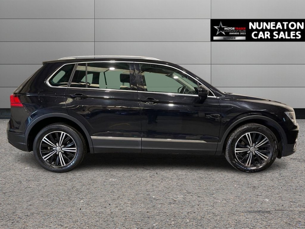 USED 2017 66 VOLKSWAGEN TIGUAN 2.0 TDI BlueMotion Tech SE Navigation SUV 5dr Diesel Manual 4Motion Euro 6 (s/s) (150 ps) APPLE CAR PLAY AND ANDROID AUTO