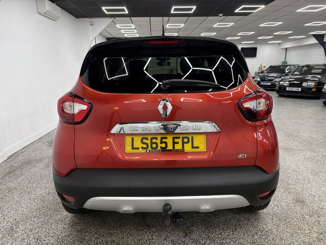 View our RENAULT CAPTUR