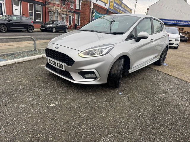 2018 FORD FIESTA - Photo 2