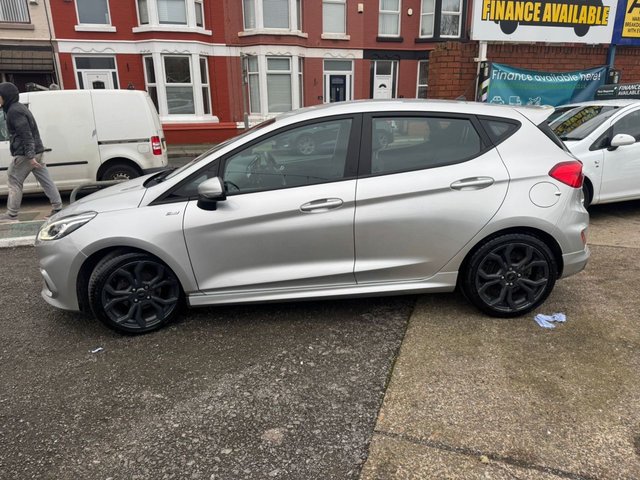 2018 FORD FIESTA - Photo 5