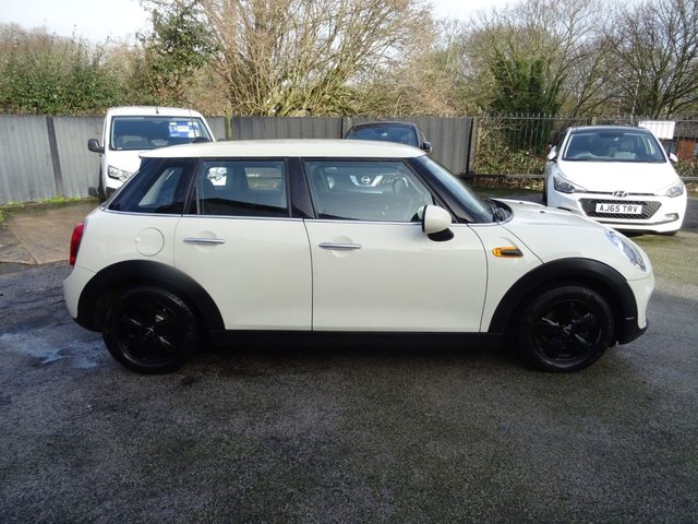 2017 MINI Hatch 1.2L One 5dr - Photo 4