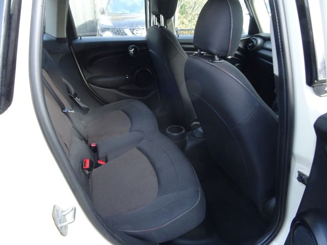 2017 MINI Hatch 1.2L One 5dr - Photo 11
