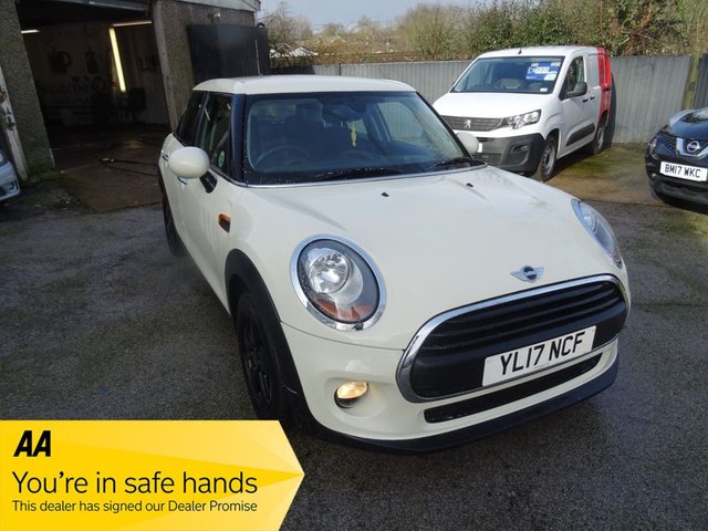 2017 MINI Hatch 1.2L One 5dr - Photo 2