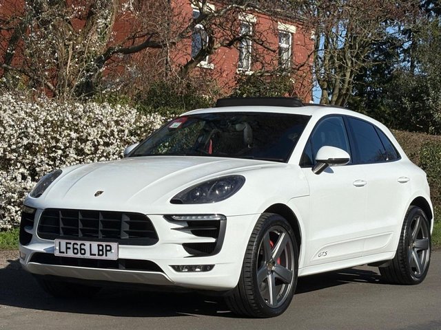 2016 PORSCHE MACAN - Photo 3