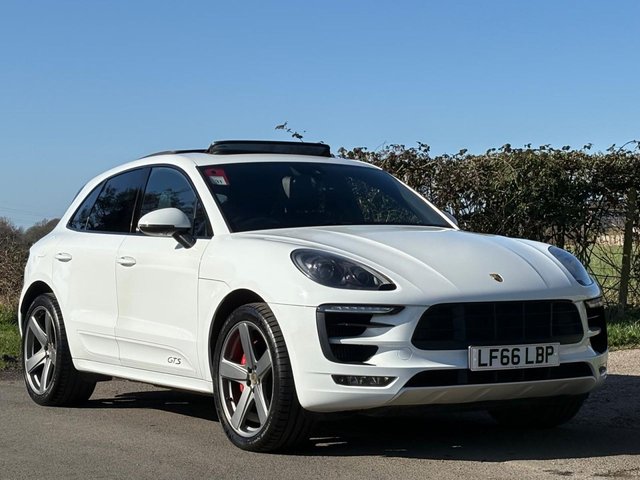 2016 PORSCHE MACAN