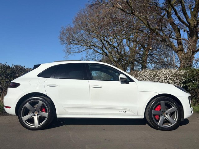 2016 PORSCHE MACAN - Photo 6
