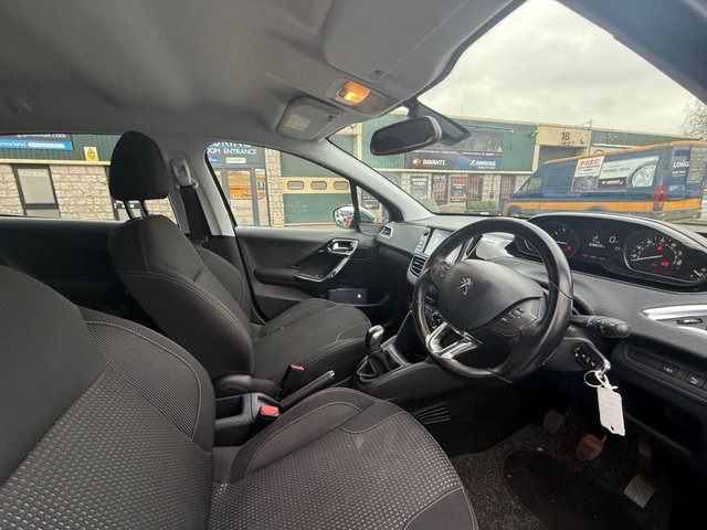 2018 PEUGEOT 208 1.2 PureTech Allure Hatchback 5dr Petrol Manual Euro 6 (s/s) (82 ps) - Photo 10