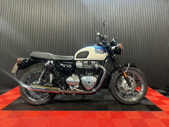 View our TRIUMPH BONNEVILLE T100