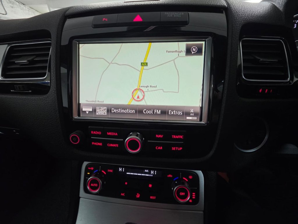 USED 2014 VOLKSWAGEN TOUAREG 3.0 TDI V6 BlueMotion Tech R-Line SUV 5dr Diesel Tiptronic 4WD Euro 5 (s/s) (245 ps) Bluetooth - SatNav - Sensors!