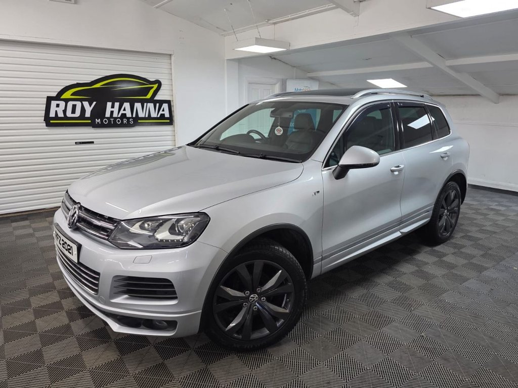 USED 2014 VOLKSWAGEN TOUAREG 3.0 TDI V6 BlueMotion Tech R-Line SUV 5dr Diesel Tiptronic 4WD Euro 5 (s/s) (245 ps) Bluetooth - SatNav - Sensors!