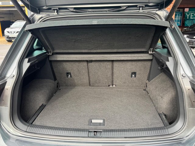 2017 VOLKSWAGEN TIGUAN 2017 2.0 TSI R-Line DSG 4Motion Euro 6 (s/s) 5dr - Photo 12