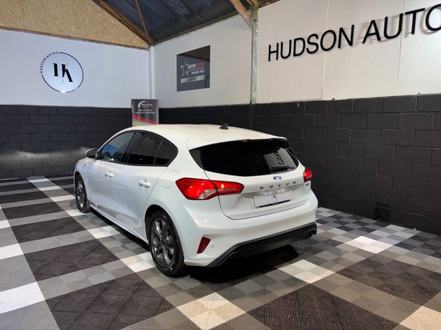 2020 FORD FOCUS 2020 1.0T EcoBoost MHEV ST-Line Edition Hatchback 5dr Petrol Manual Euro 6 (s/s) (125 ps) - Photo 4