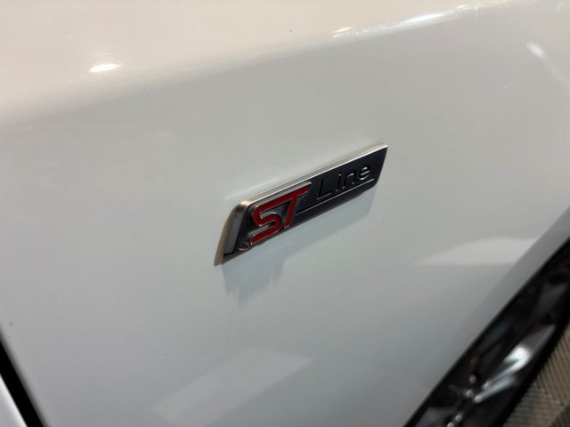 2020 FORD FOCUS 2020 1.0T EcoBoost MHEV ST-Line Edition Hatchback 5dr Petrol Manual Euro 6 (s/s) (125 ps) - Photo 12