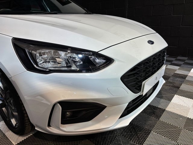 2020 FORD FOCUS 2020 1.0T EcoBoost MHEV ST-Line Edition Hatchback 5dr Petrol Manual Euro 6 (s/s) (125 ps) - Photo 11