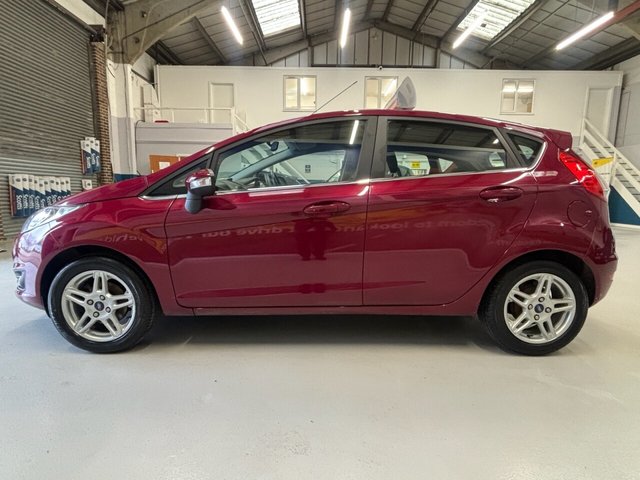 2013 Ford Fiesta 1L Zetec 5dr - Photo 8