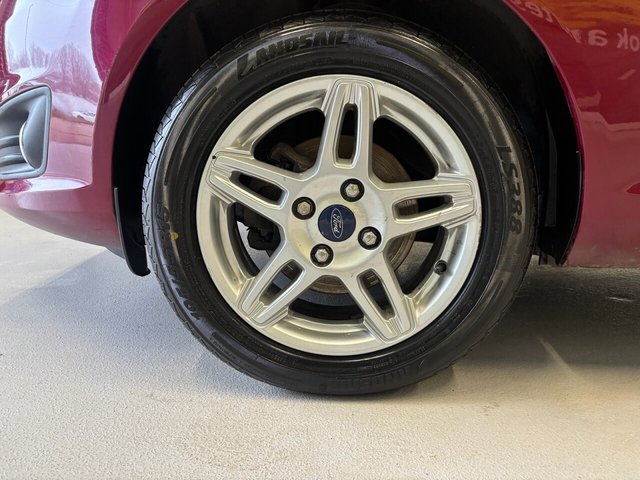 2013 Ford Fiesta 1L Zetec 5dr - Photo 9