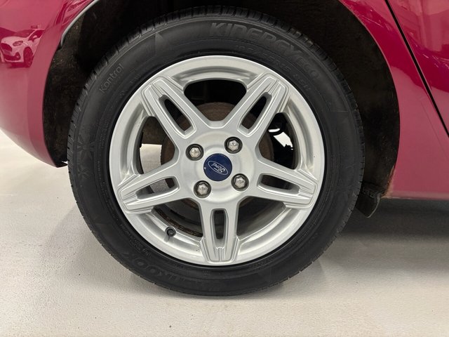 2013 Ford Fiesta 1L Zetec 5dr - Photo 11