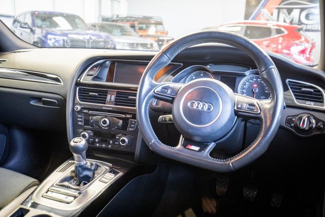 2013 Audi A4 Avant 2L Black Edition 5dr - Photo 2